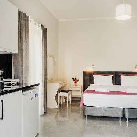 Kates Apartments Kávos Екстериор снимка