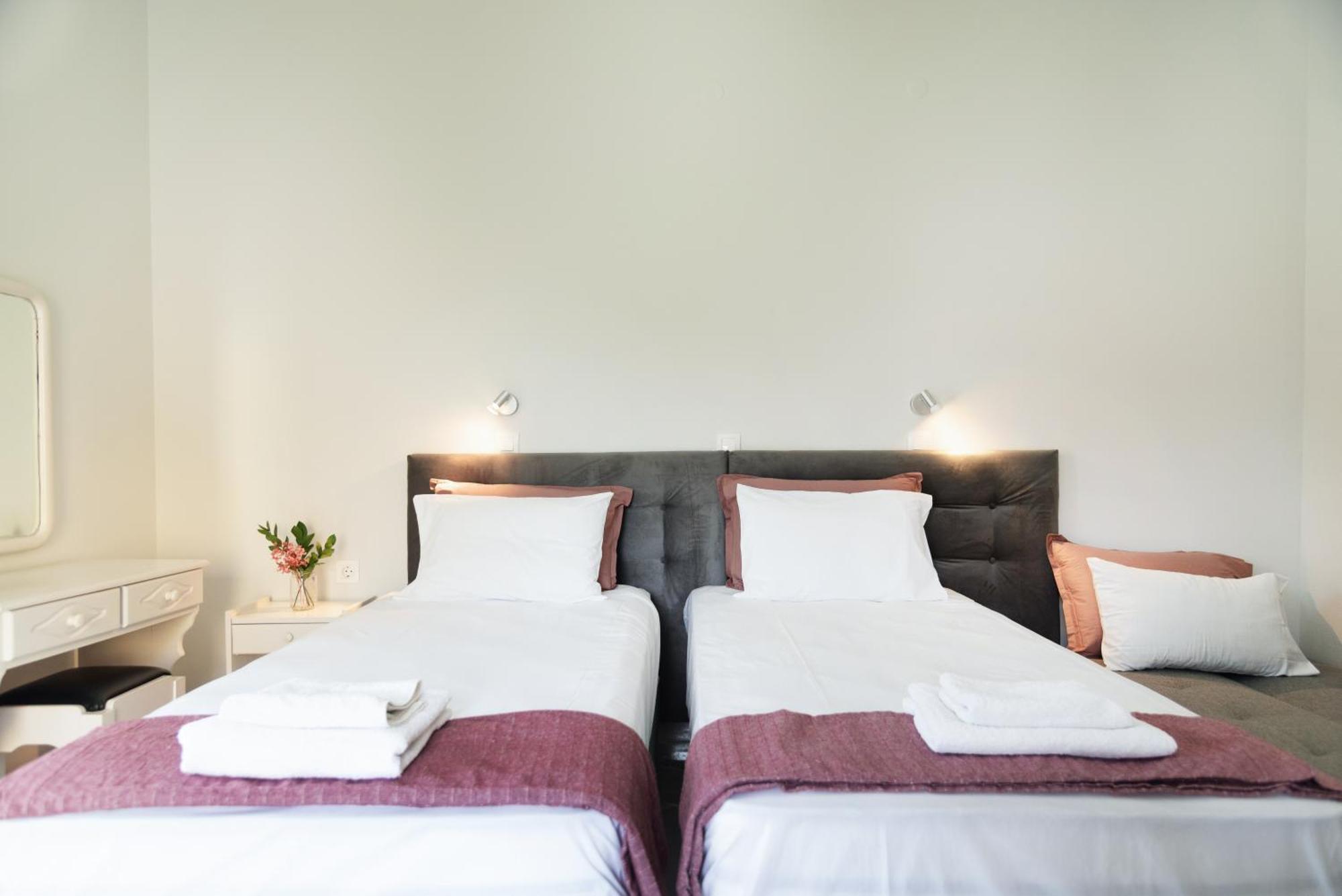 Kates Apartments Kávos Екстериор снимка