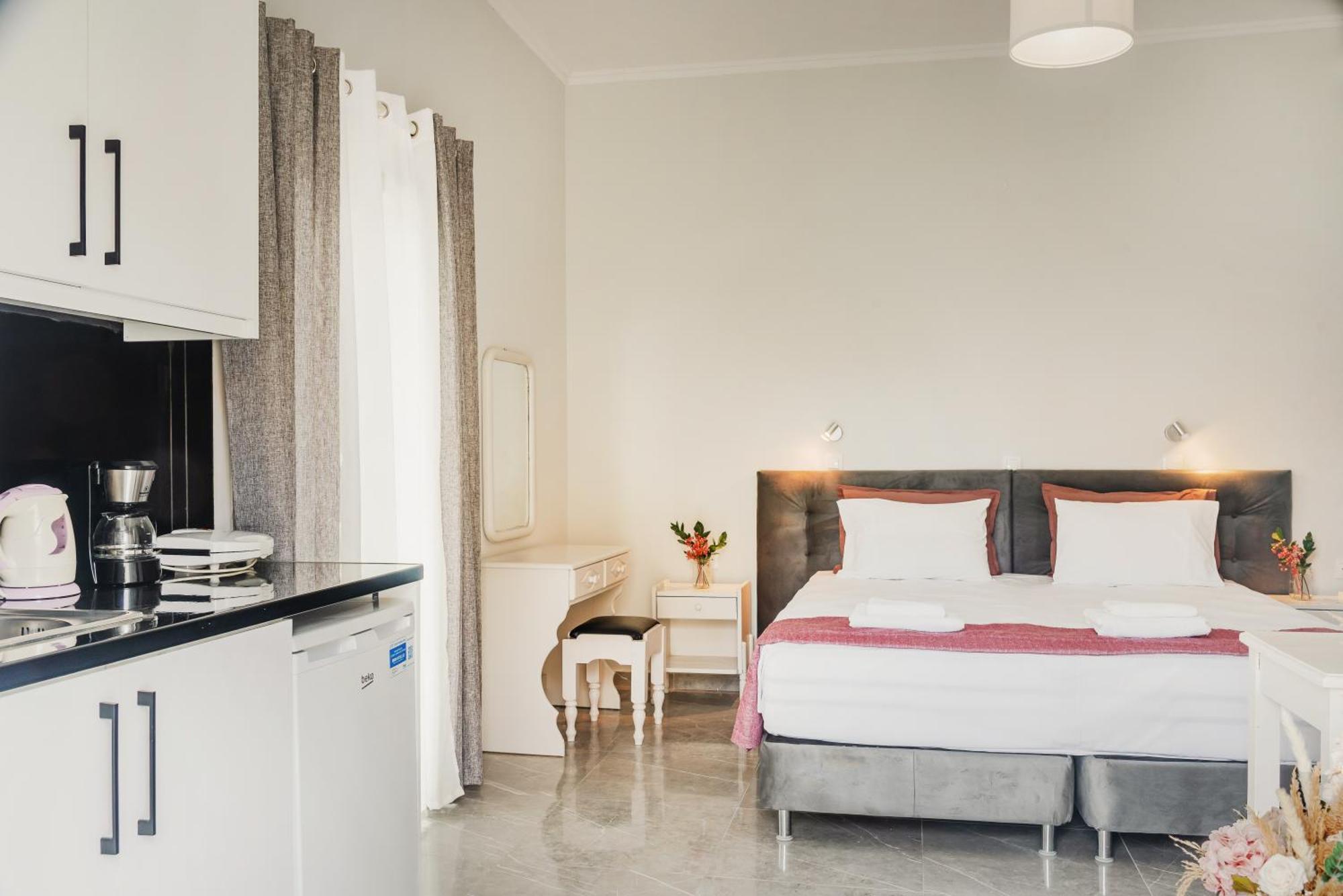 Kates Apartments Kávos Екстериор снимка