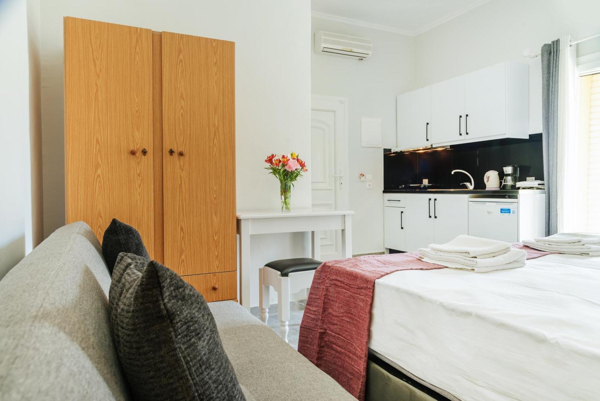 Kates Apartments Kávos Екстериор снимка