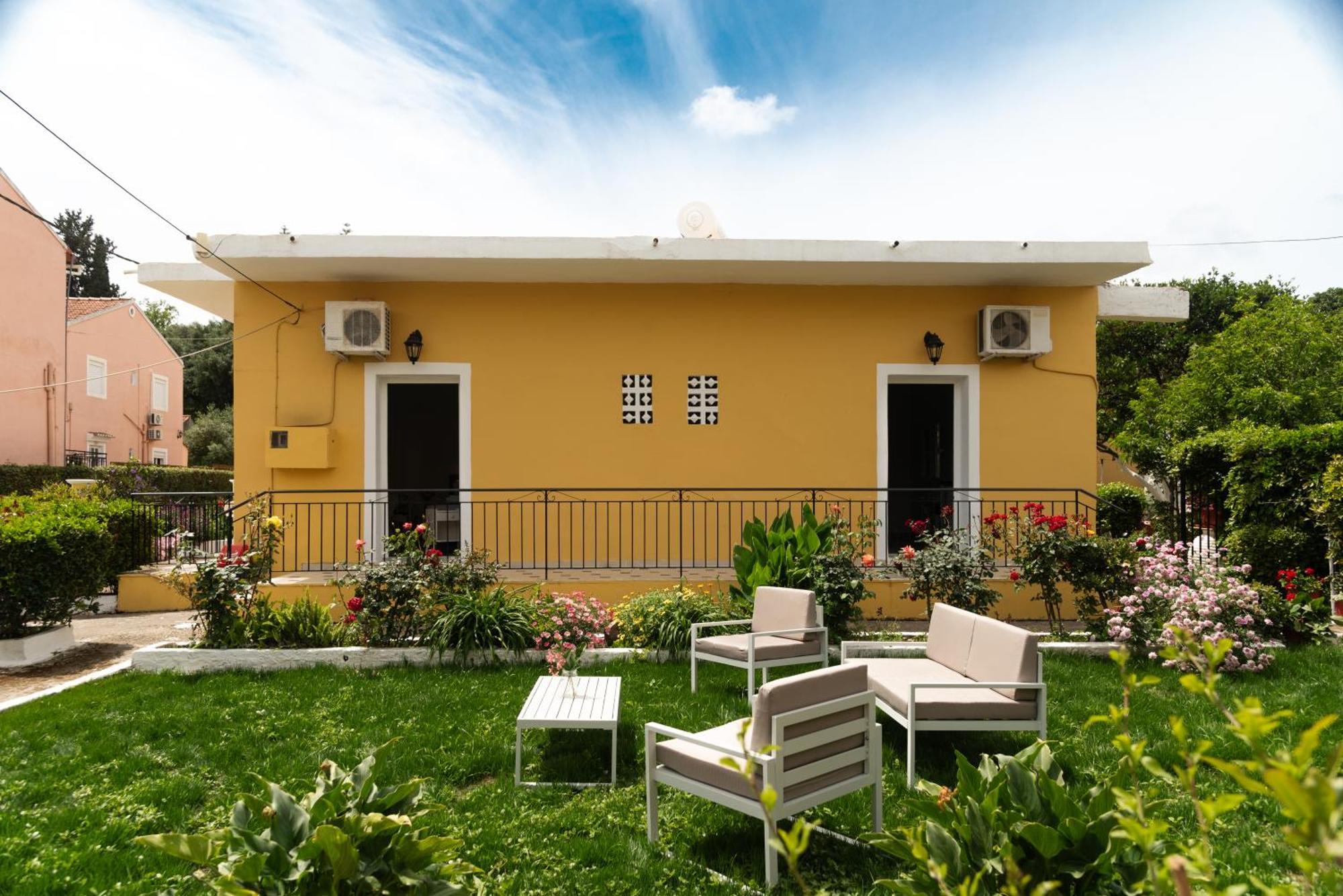 Kates Apartments Kávos Екстериор снимка