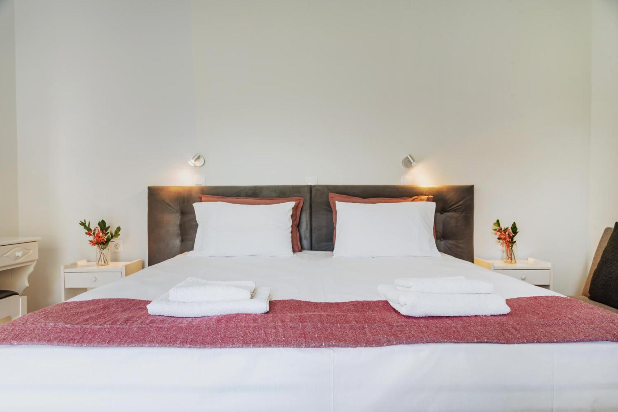 Kates Apartments Kávos Екстериор снимка