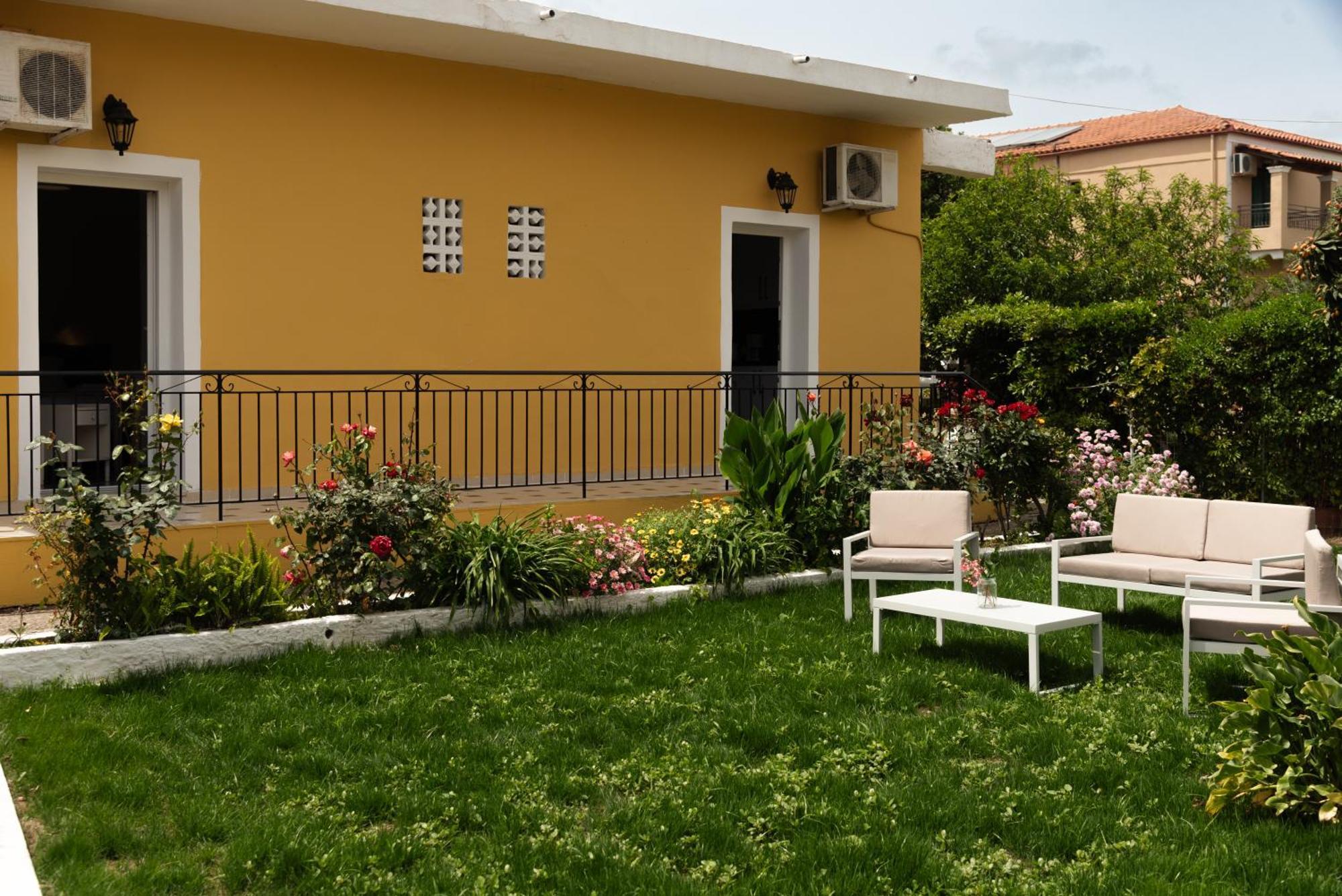 Kates Apartments Kávos Екстериор снимка