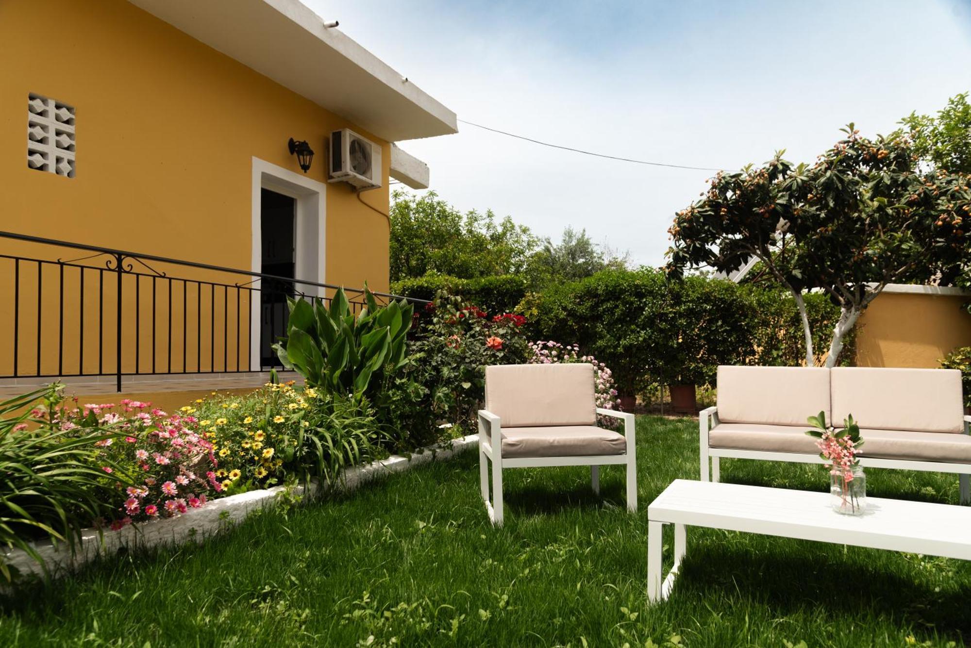 Kates Apartments Kávos Екстериор снимка